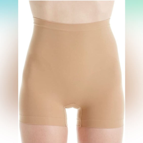 Body Wrap The Chic Boy Short - Picture 2 of 5